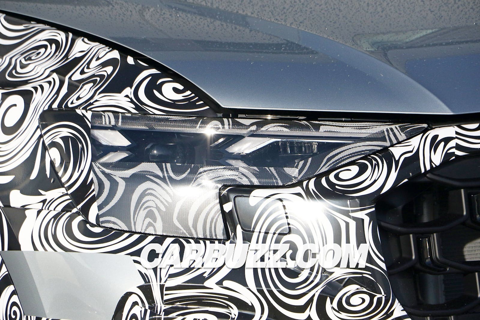 Faro anteriore Audi Q8 2024