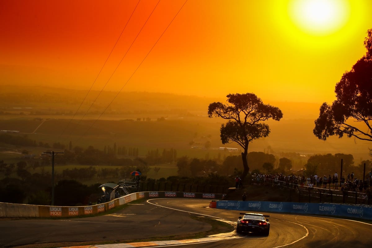BMW M Team WRT 12 Ore Bathurst
