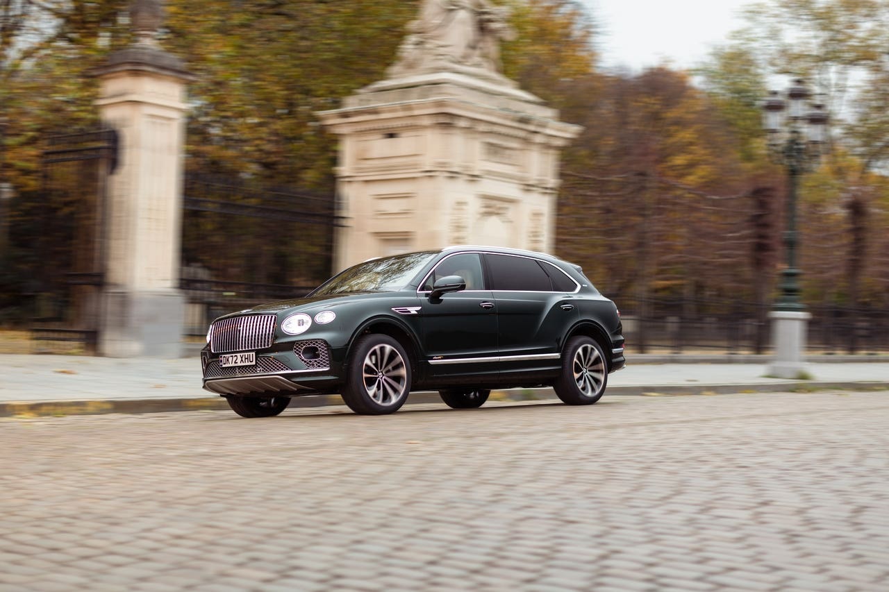 Bentley Bentayga EWB Azure First Edition