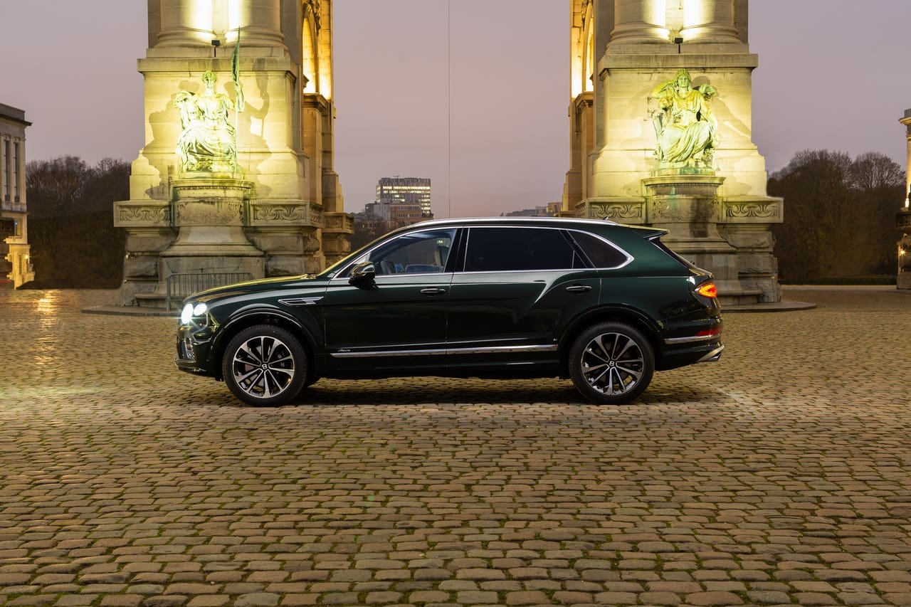 Bentley Bentayga EWB Azure First Edition