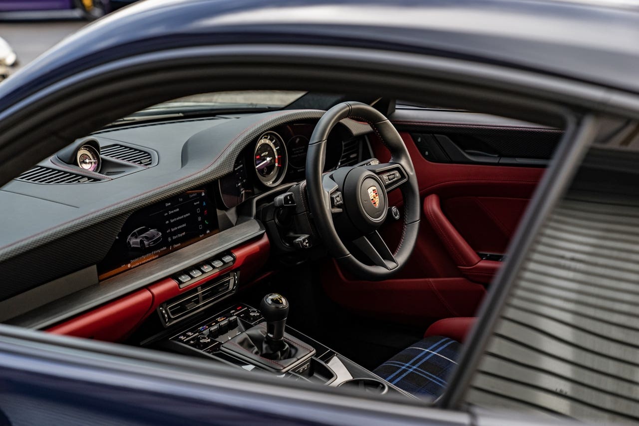 Porsche 911 GT3 Touring 992 Chris Harris asta