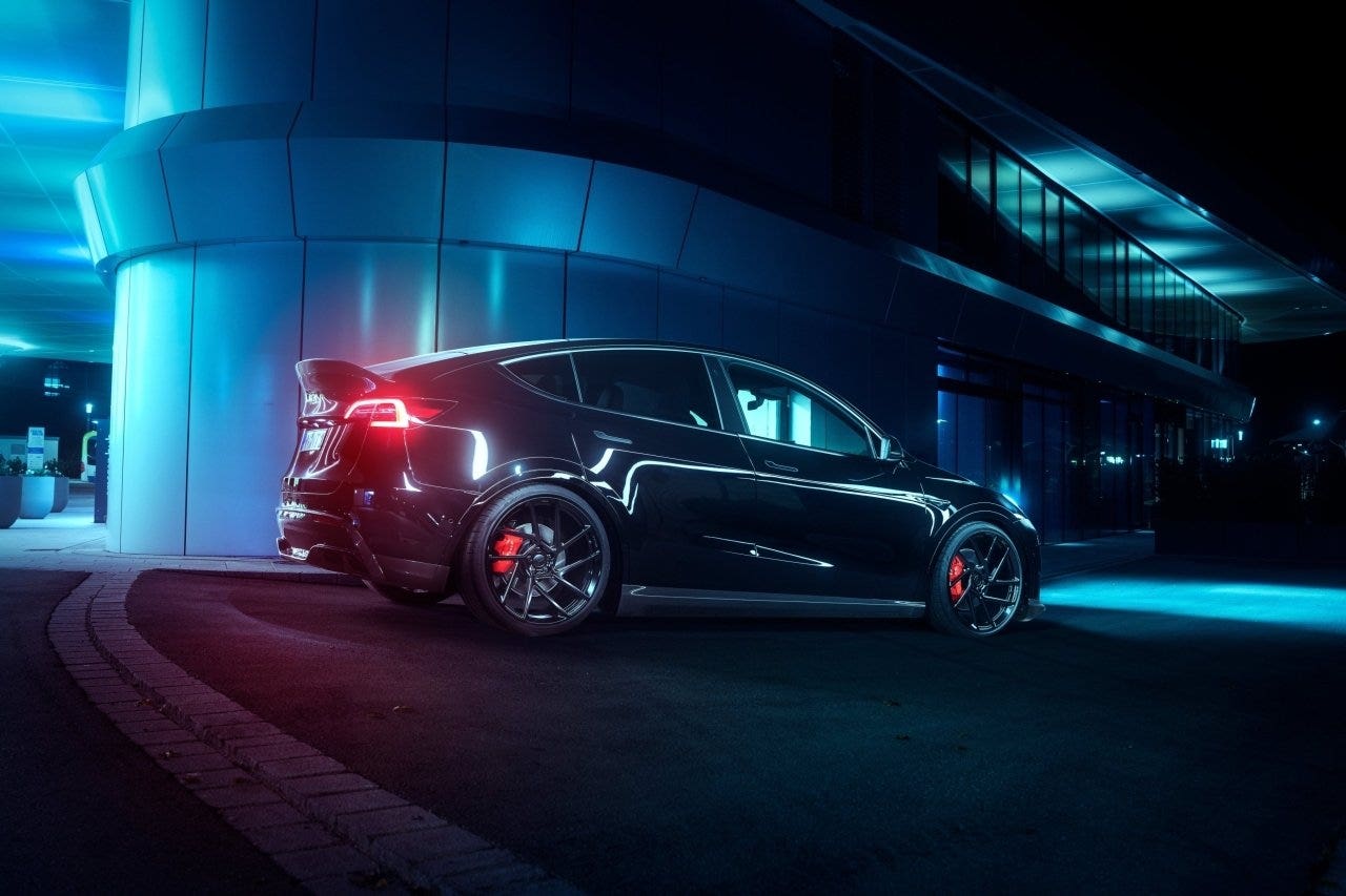 Tesla Model Y by Novitec profilo laterale