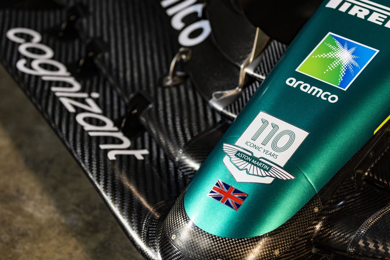 Aston Martin AMR23 logo 110° anniversario