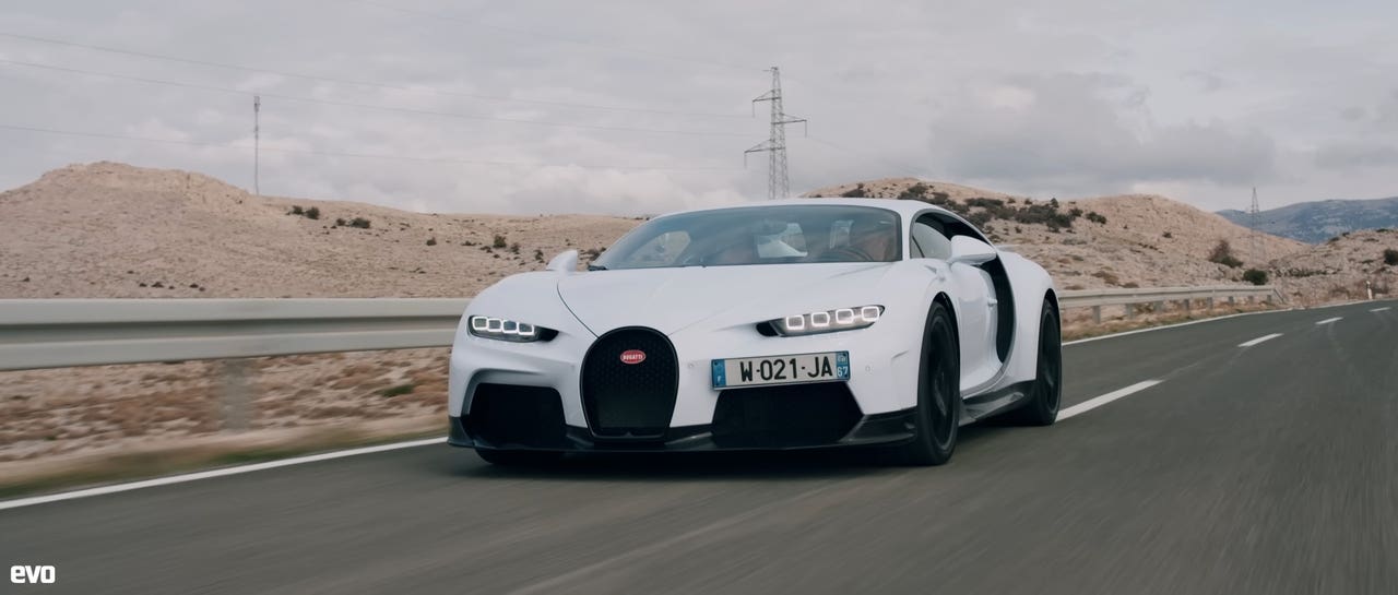 Bugatti Chiron Super Sport vs Rimac Nevera