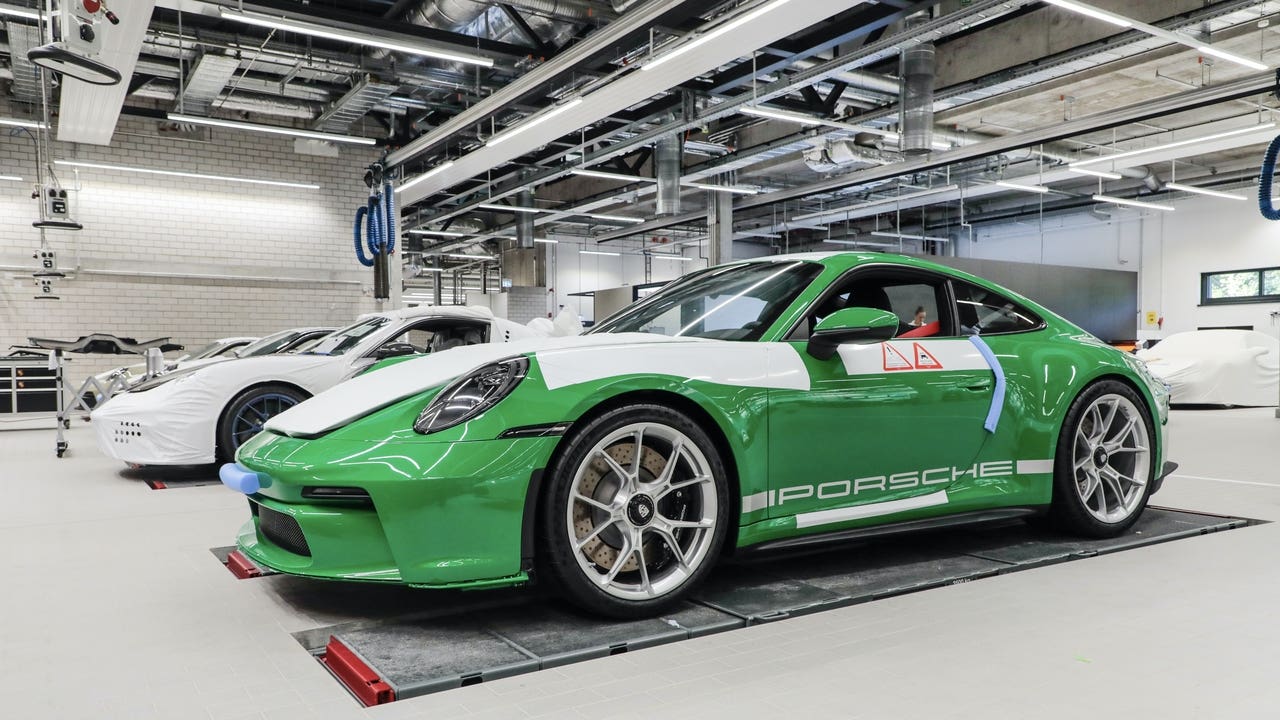 Porsche 911 GT3 Touring 992 Essmanngreen