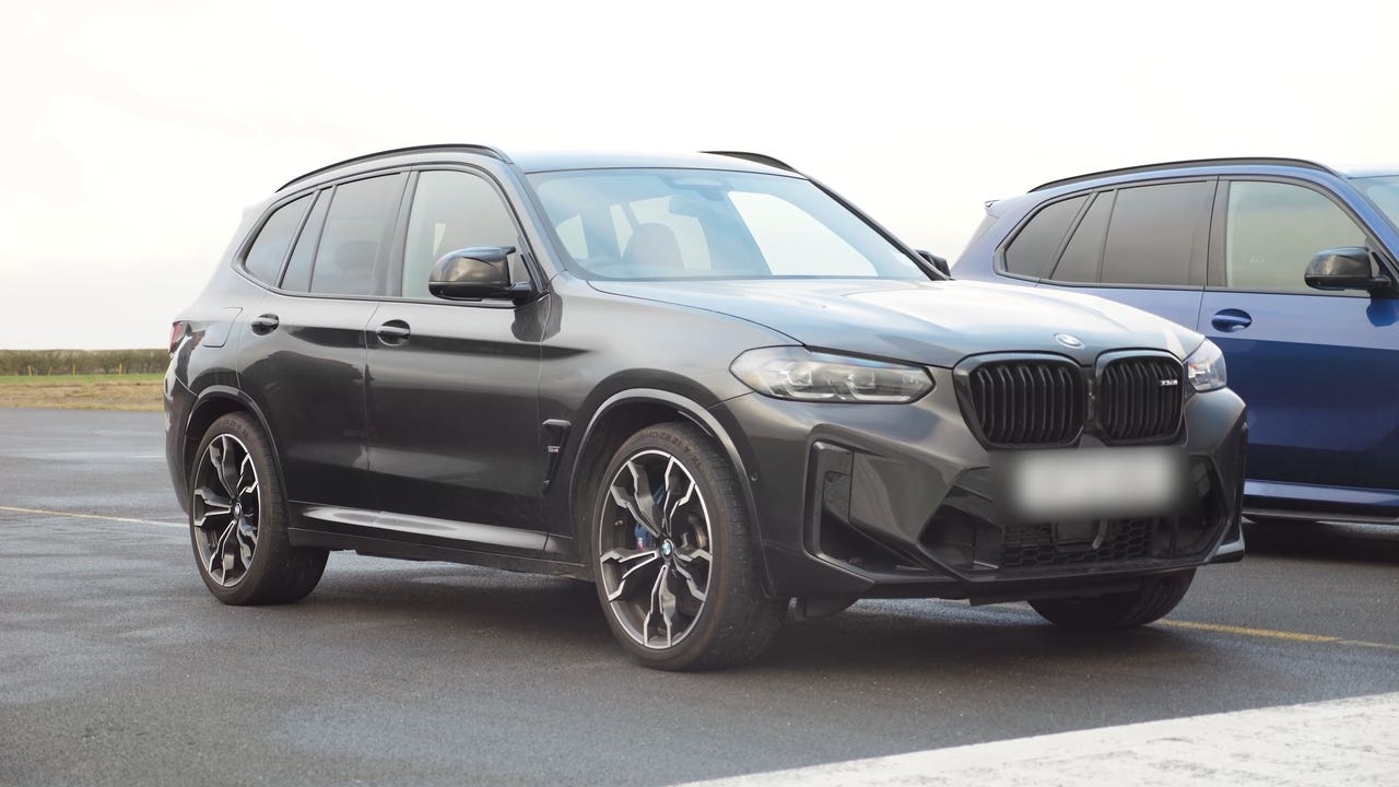 BMW X5 M Competition vs X3 M Competition drag race