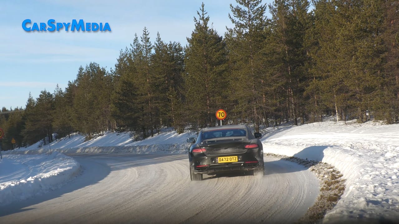 Bentley Continental GT 2024 prototipo neve