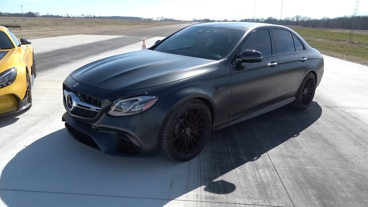 Mercedes-AMG GT Black Series vs E 63 S drag race