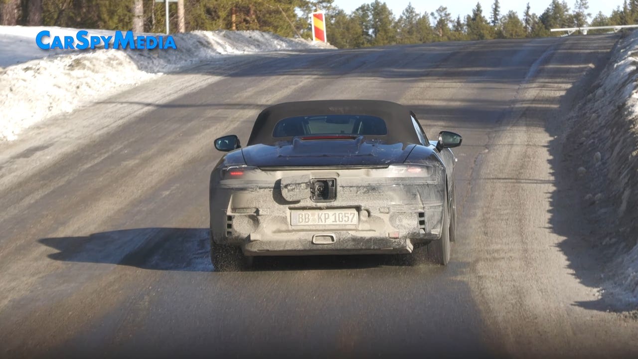 Porsche 718 Boxster 2025 prototipo neve