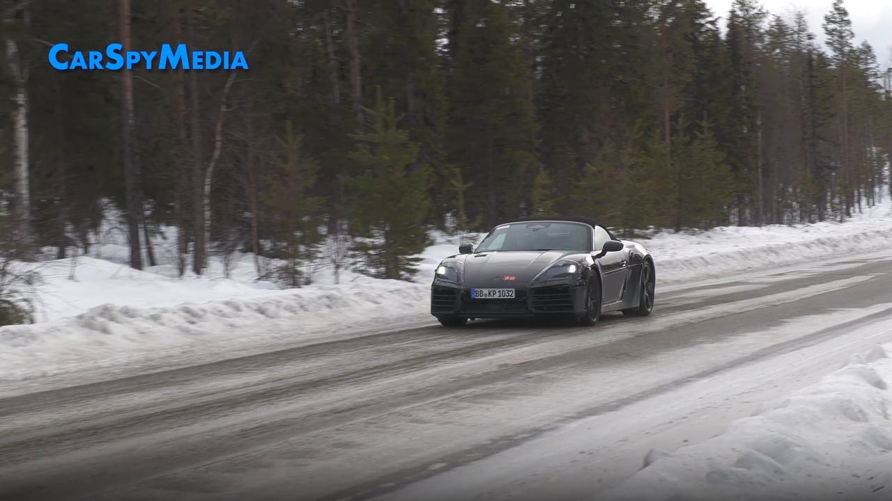 Porsche 718 Boxster 2025 prototipo neve