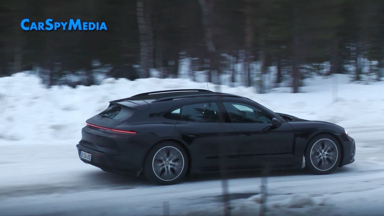 Porsche Taycan 2024 prototipi neve