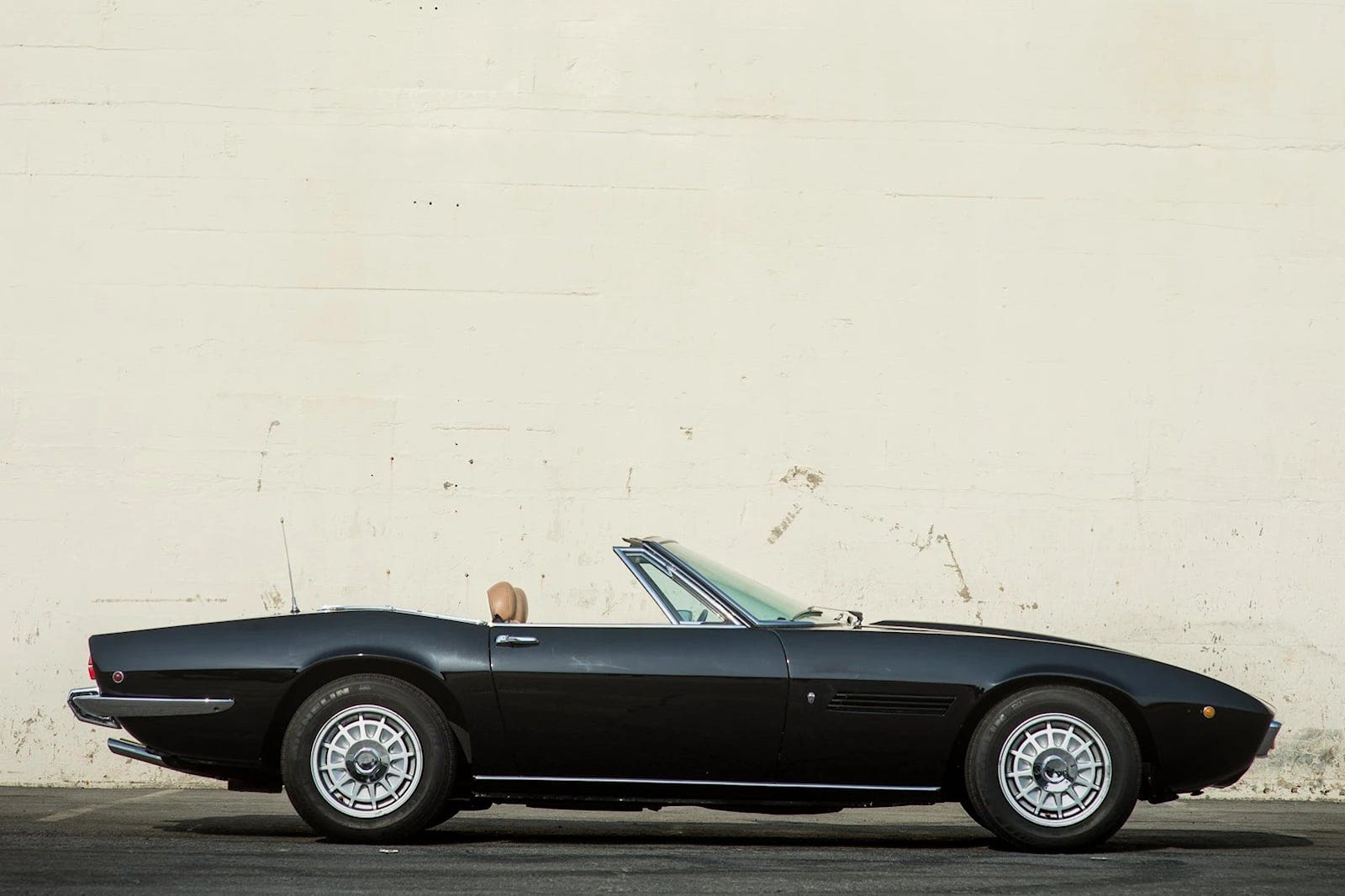 Maserati Ghibli laterale nera