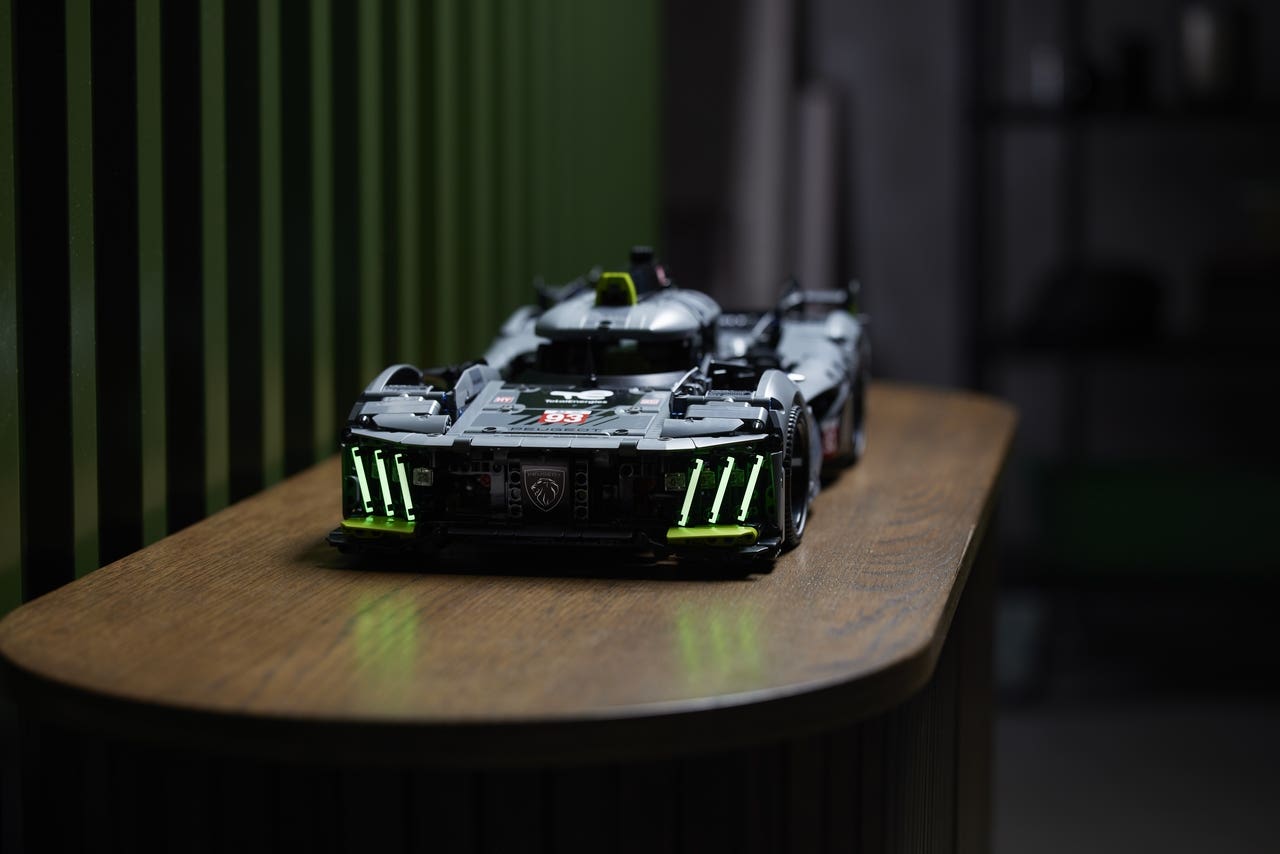 Peugeot 9X8 LEGO Technic