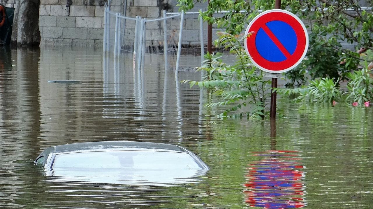 Auto sott'acqua