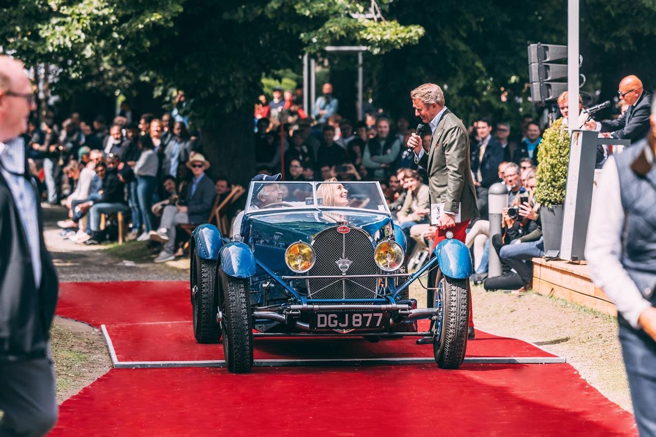 Bugatti W16 Mistral e Type 57S Roadster Villa d'Este 2023