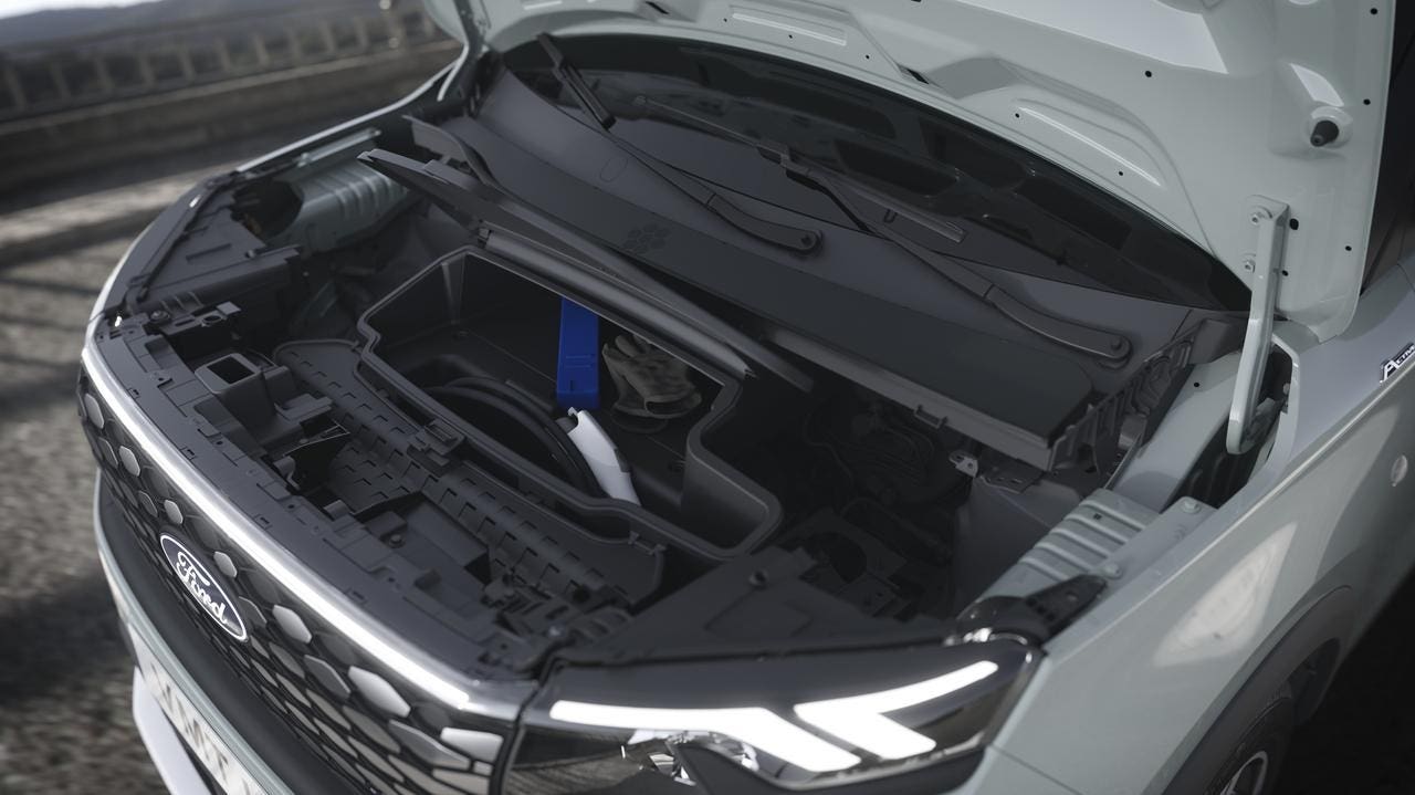 Ford E-Tourneo Curier 2024