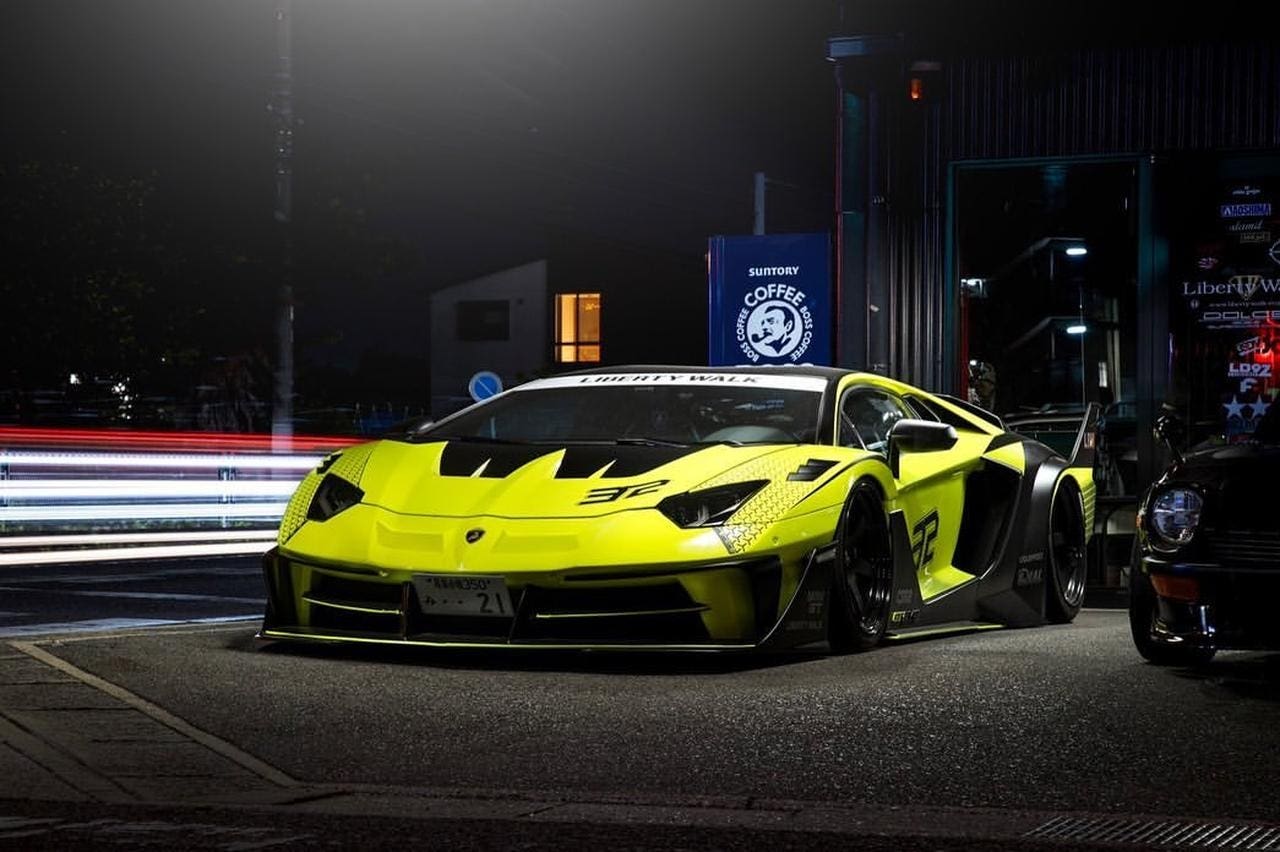Lamborghini Aventador Liberty Walk