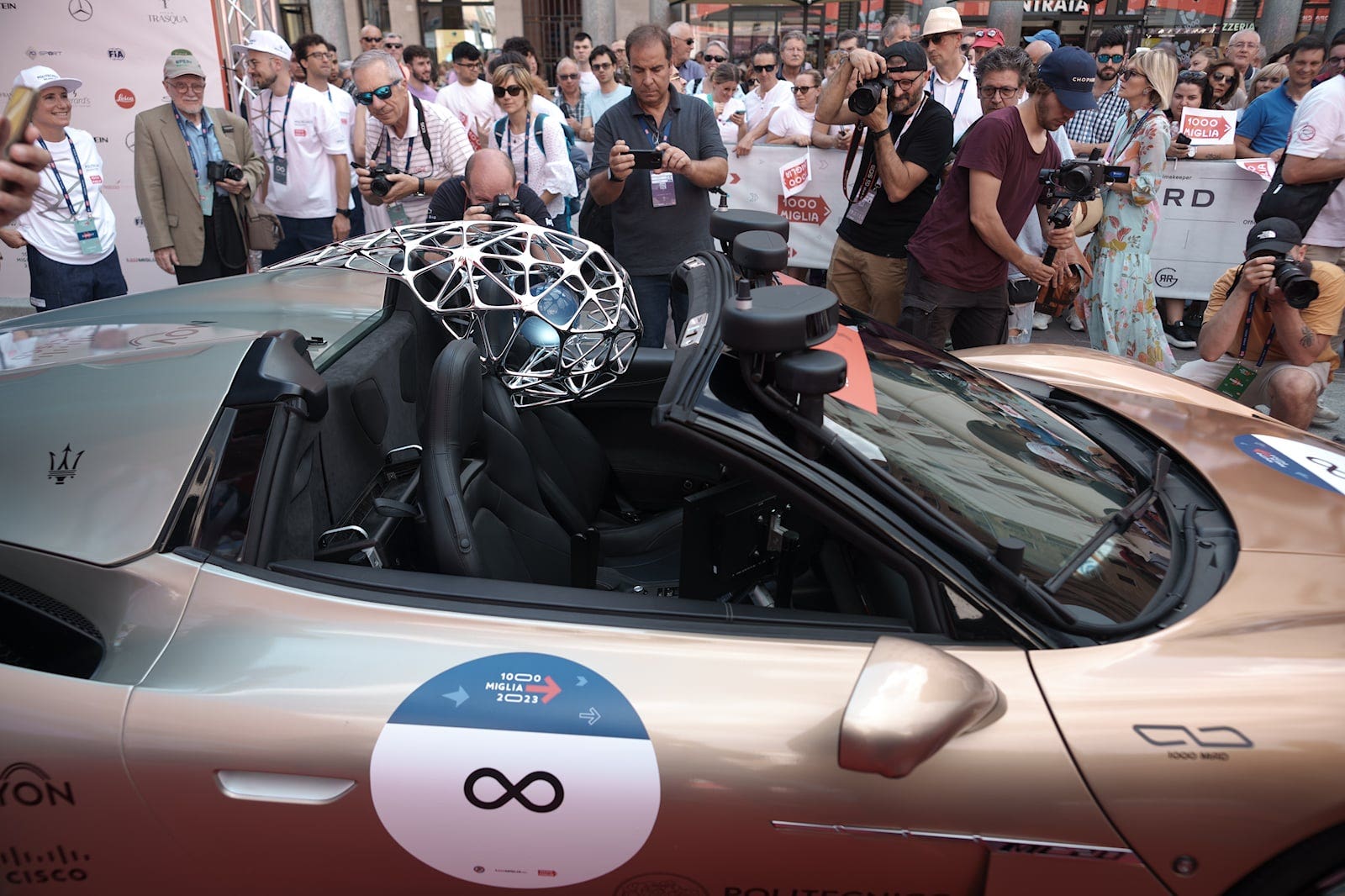 Abitacolo Maserati MC20 Cielo con guida autonoma