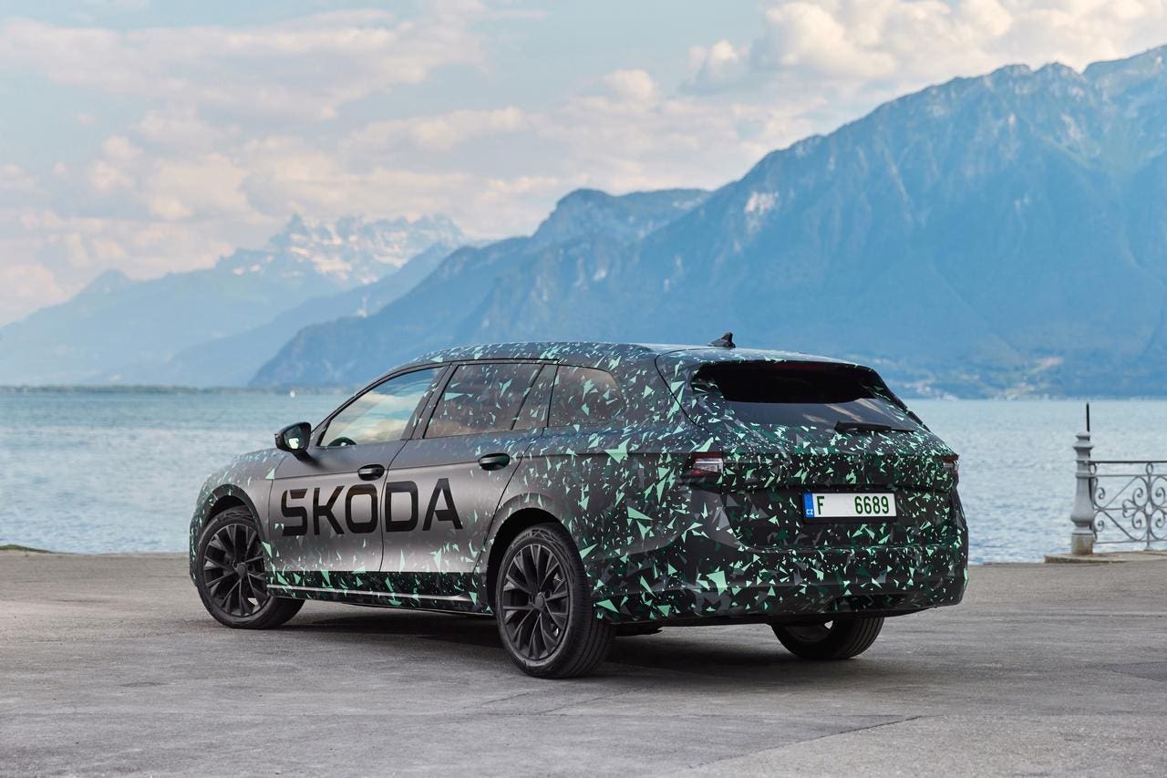 Skoda Superb 2024 prototipo