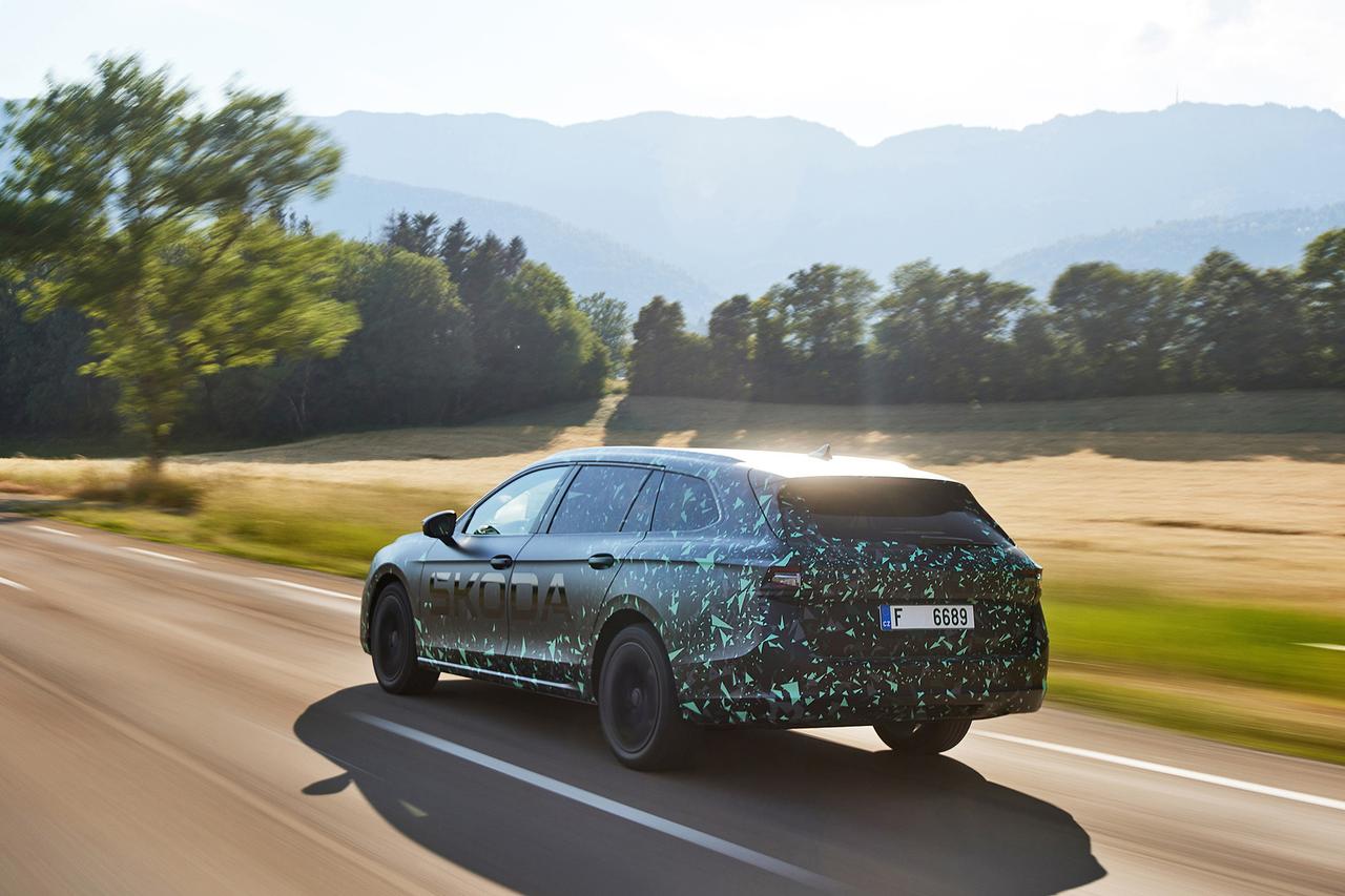 Skoda Superb 2024 prototipo