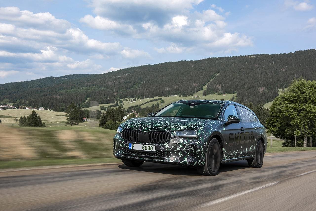 Skoda Superb 2024 prototipo