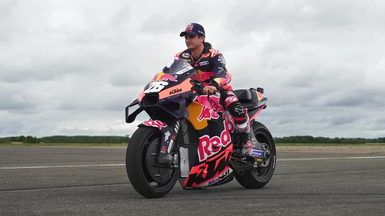 Rimac Nevera vs Suzuki Hayabusa vs MotoGP Bike
