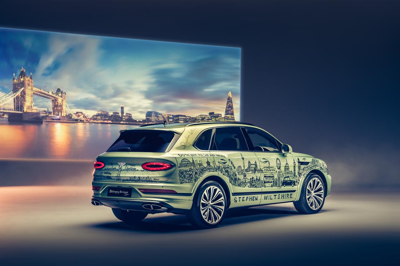 Bentley Bentayga Hybrid Alpine Green Belonging