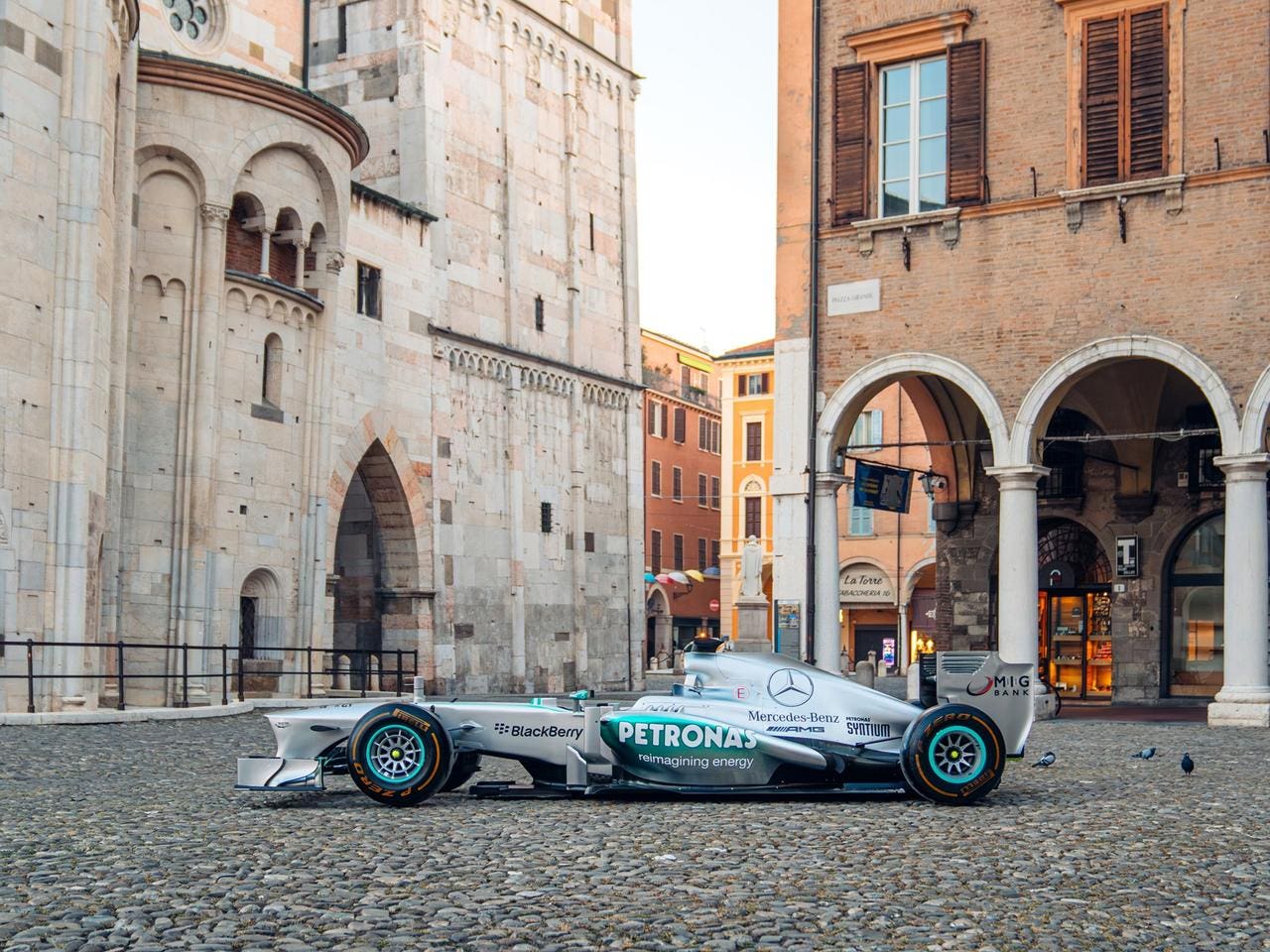Mercedes F1 W04 2013 asta
