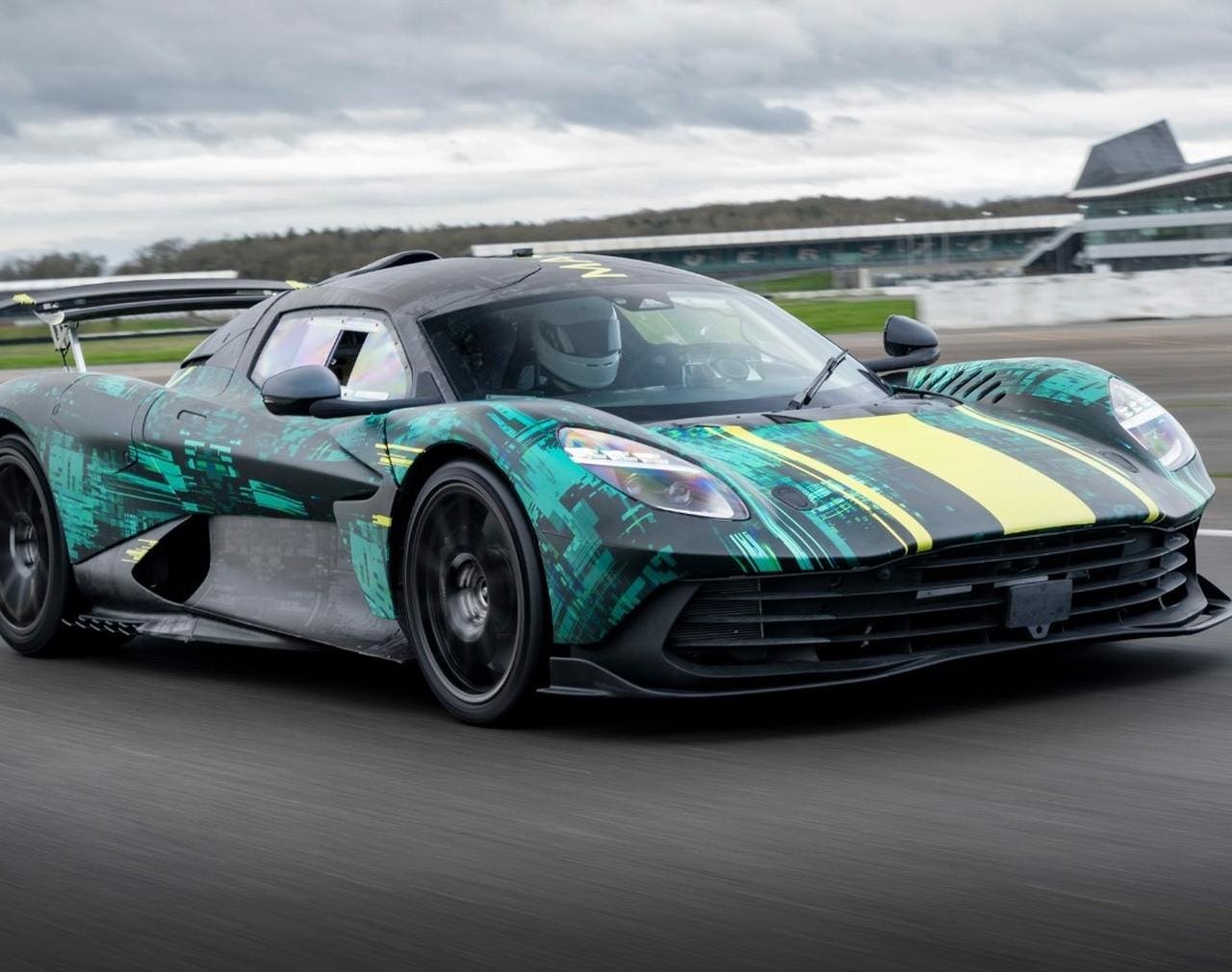 Aston Martin Valhalla prototipo