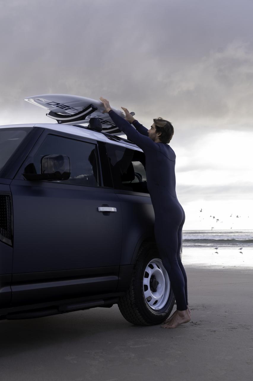 Land Rover Defender Pacific Blue Edition