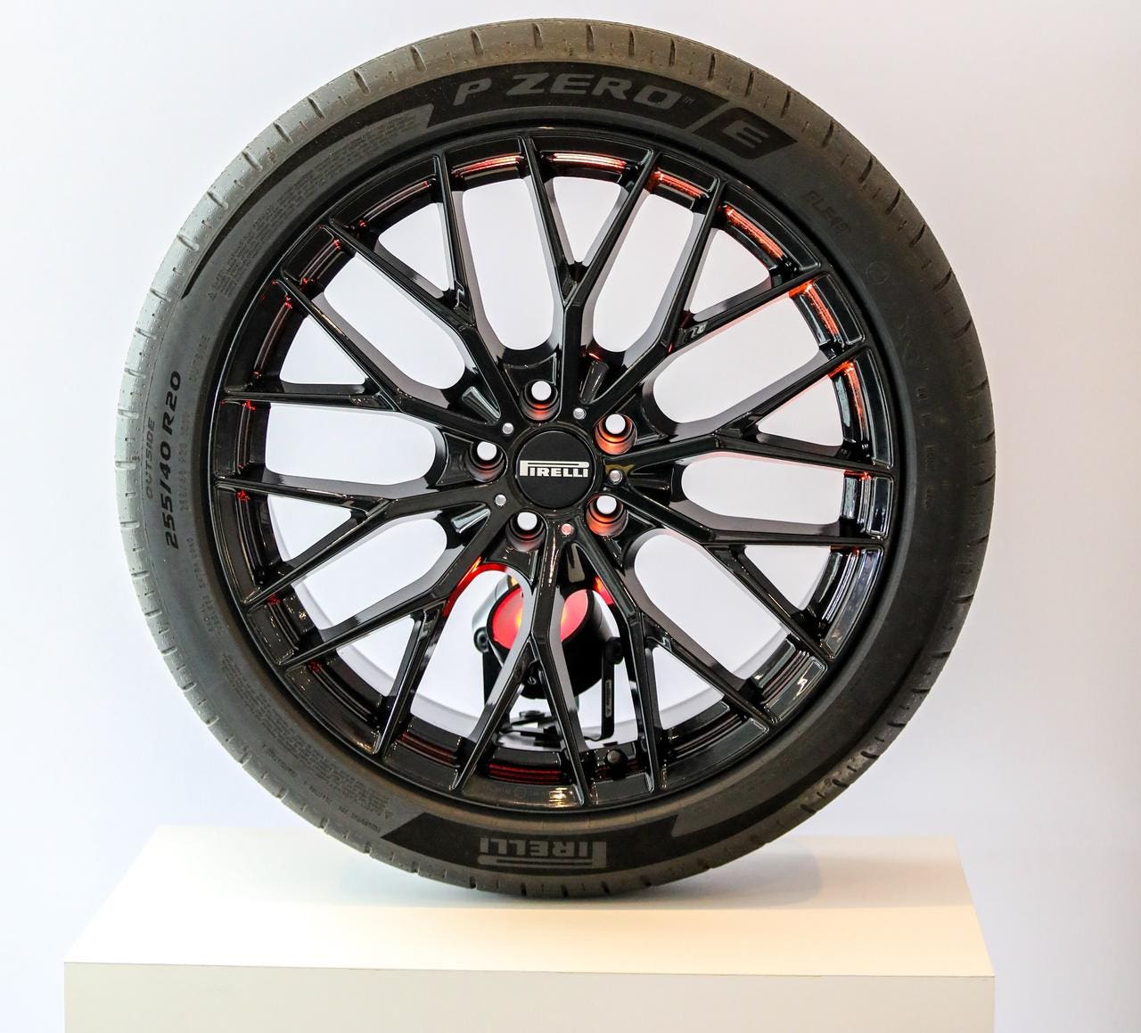 Pirelli P Zero E