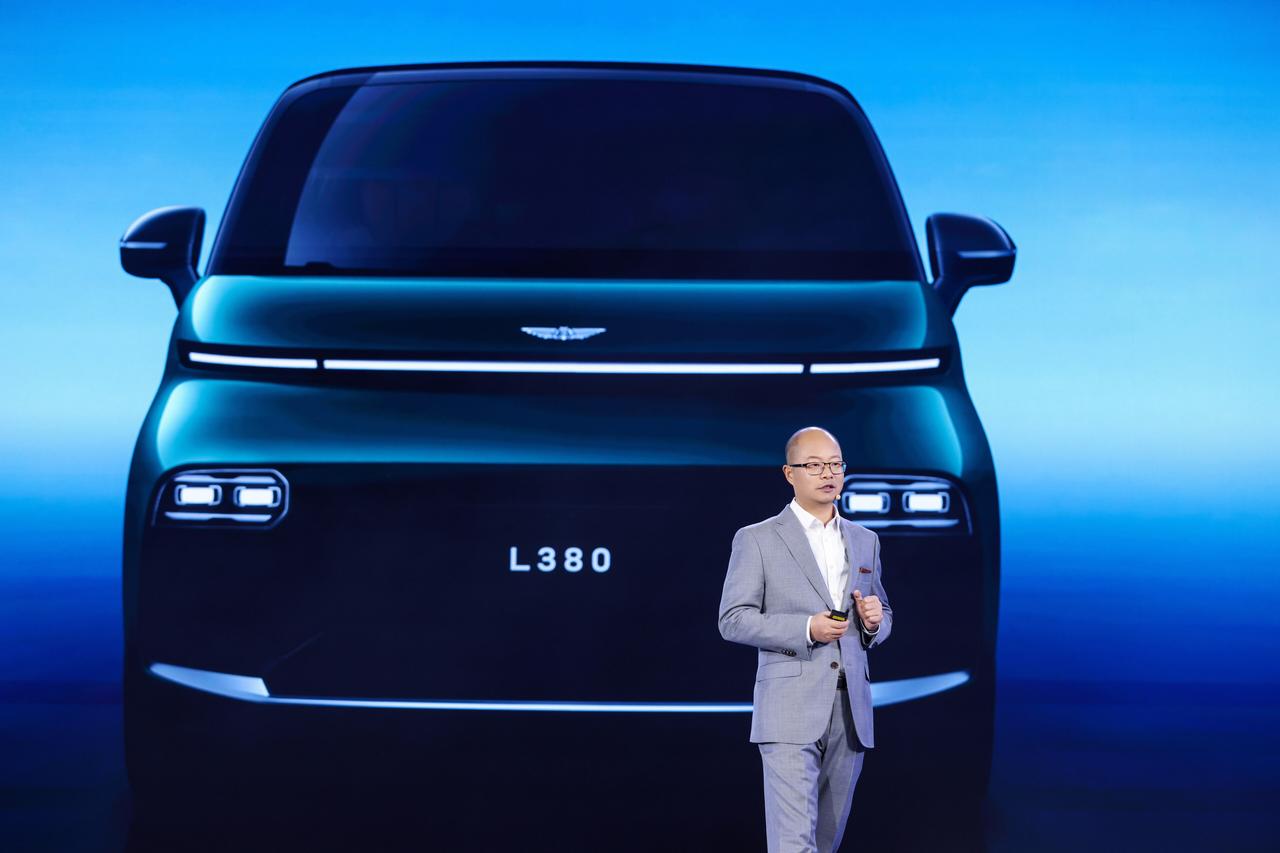 LEVC L380