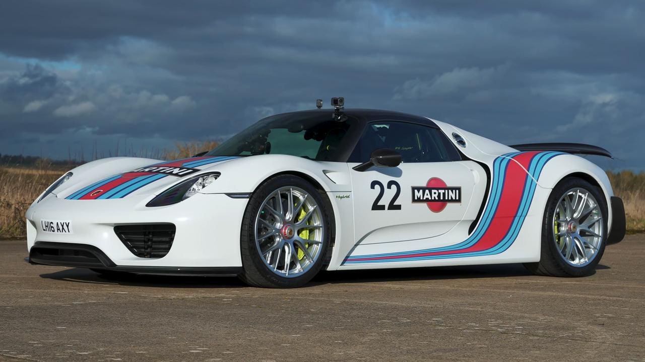 Ferrari SF90 Spider vs Porsche 918 Spyder