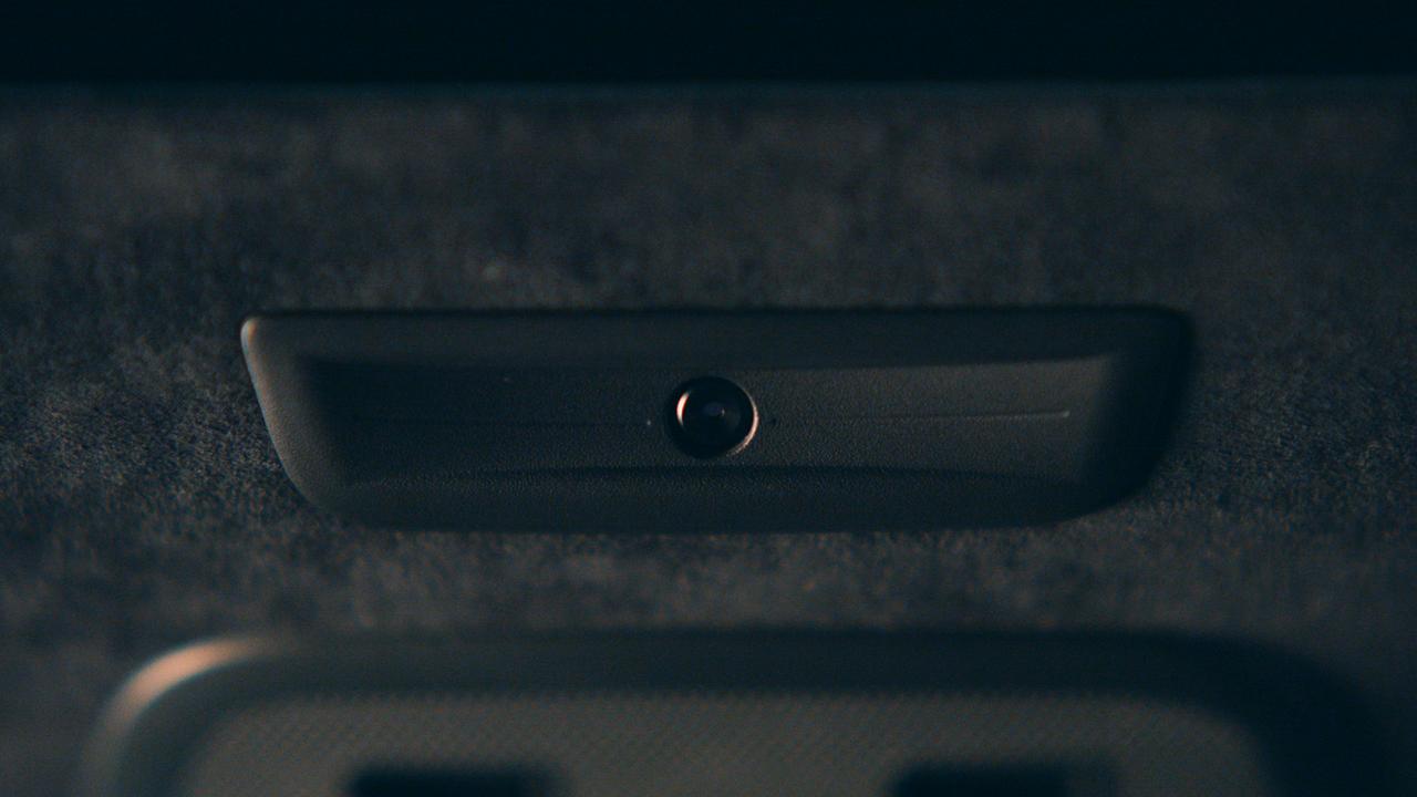 Infiniti QX80 2025 abitacolo teaser
