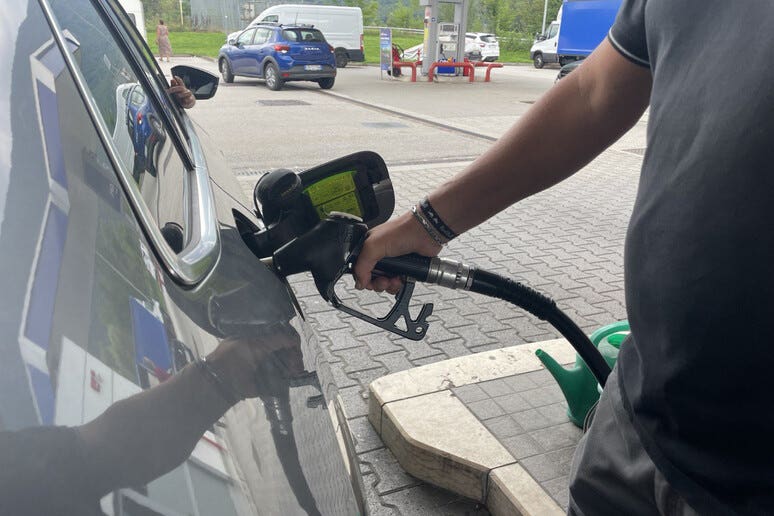 La benzina rischia di volare 1