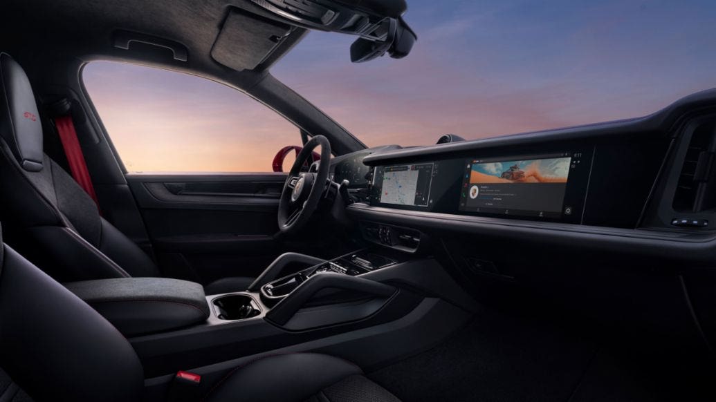 nuova Porsche Cayenne GTS 2024 con motore V8 da 500 CV vista da dentro