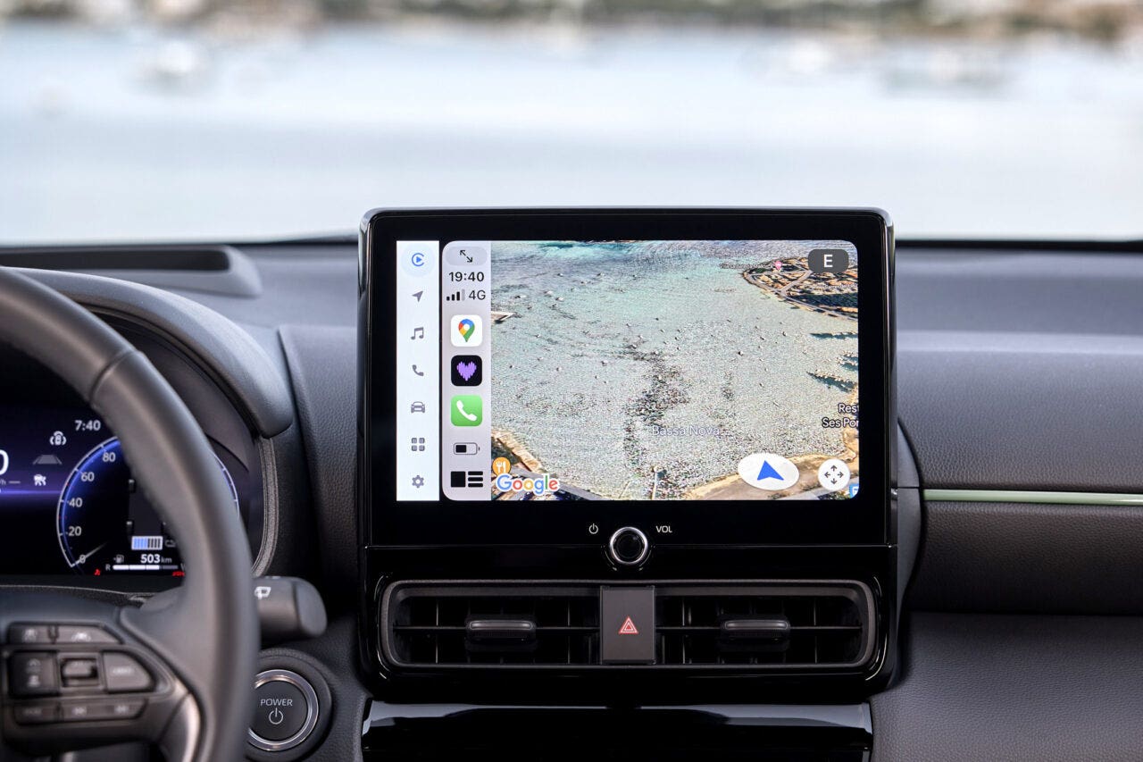 Nuova Toyota Yaris Cross 2024 dentro