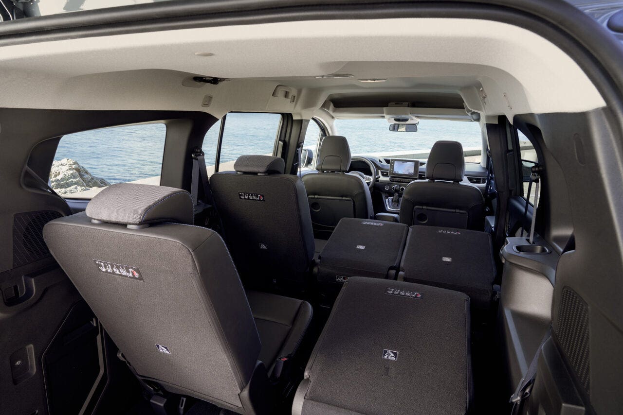 nuova Nissan Townstar 2024 trasporta persone interni modulabili