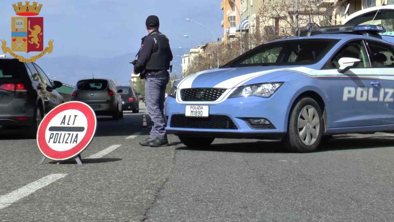 alt polizia