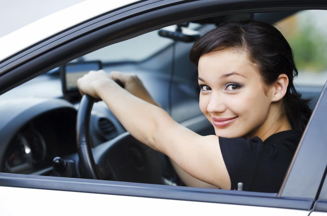 Giovane al volante