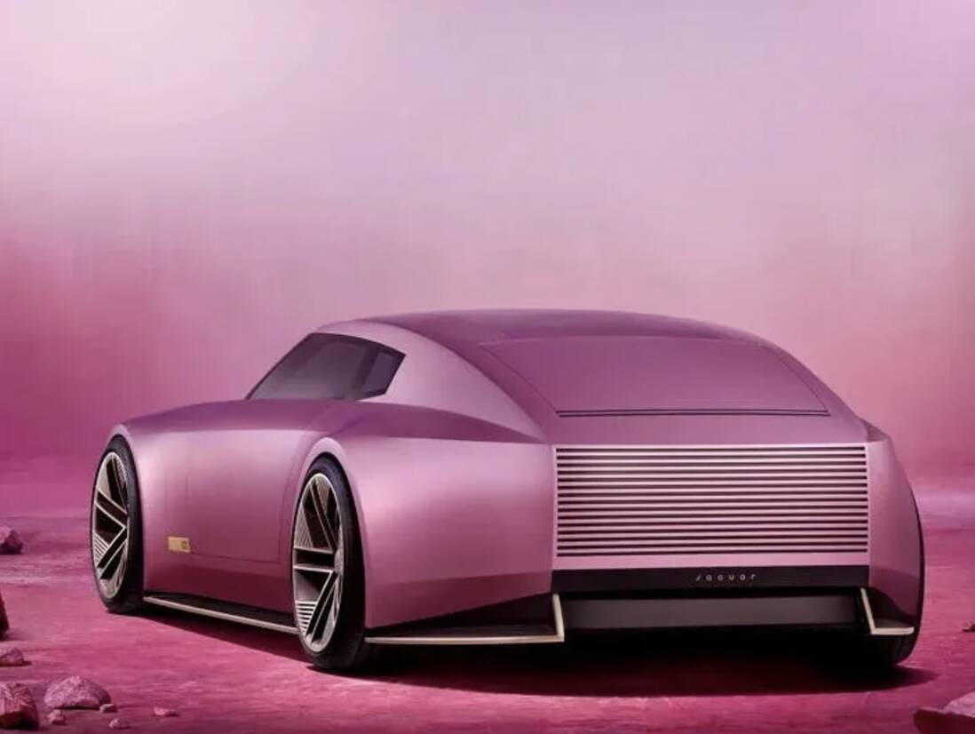 Jaguar elettrica concept rosa shocking