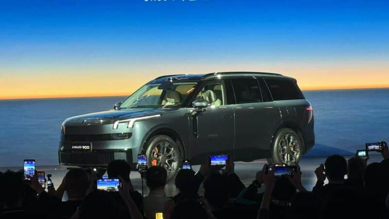 Lynk & Co 900