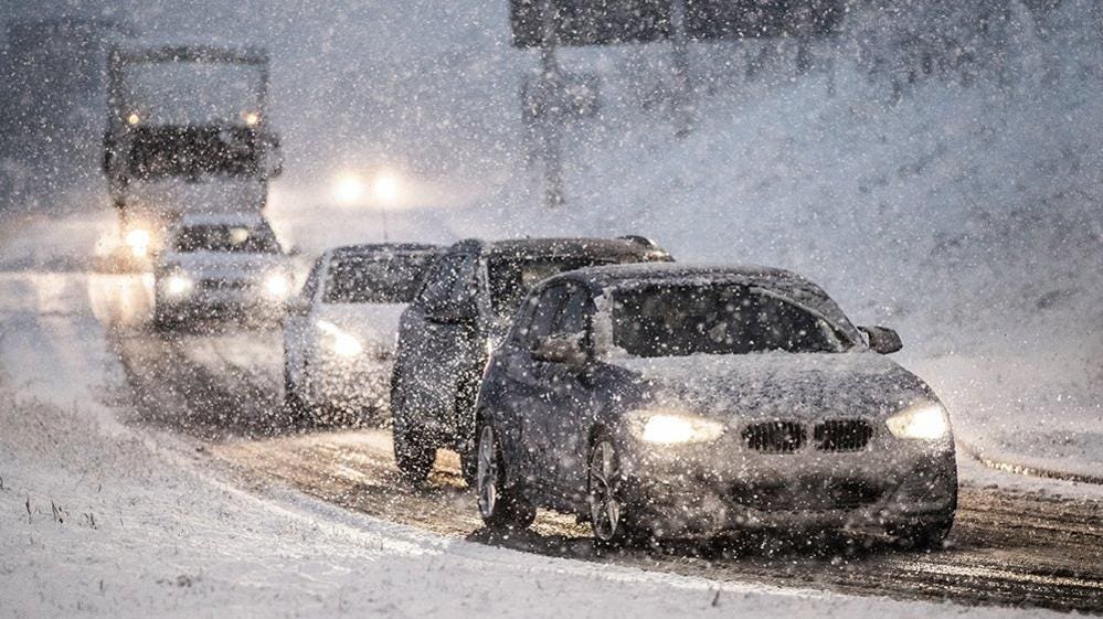 auto nella neve