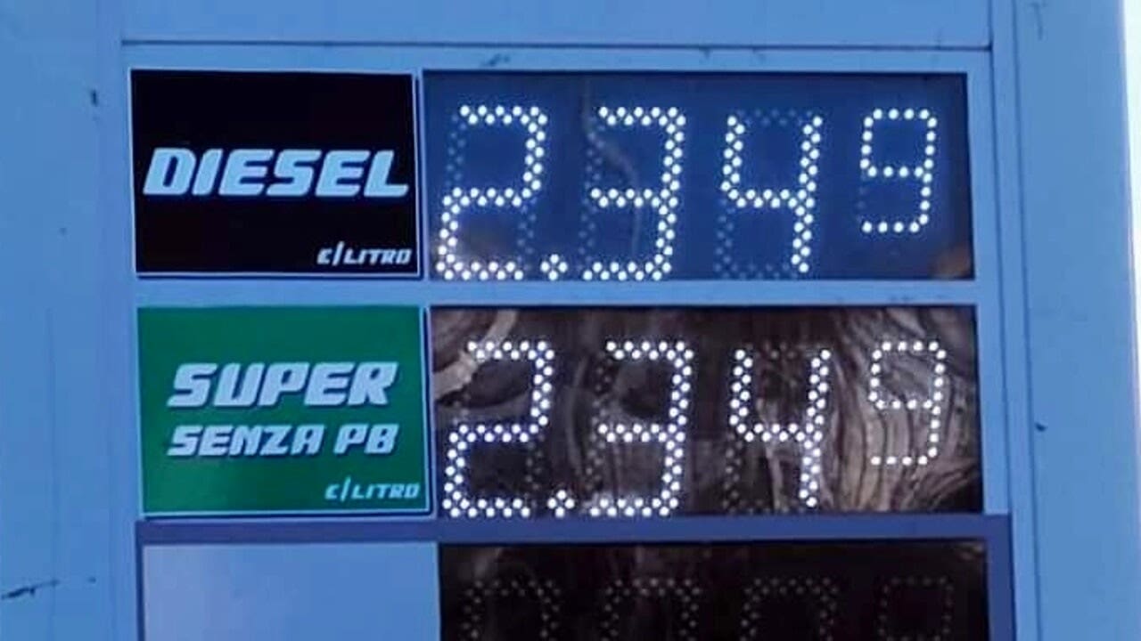 Ecco perché il prezzo della benzina vola in Italia in questi giorni.