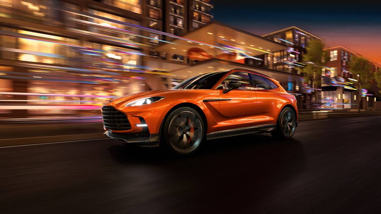 Aston Martin DBX707