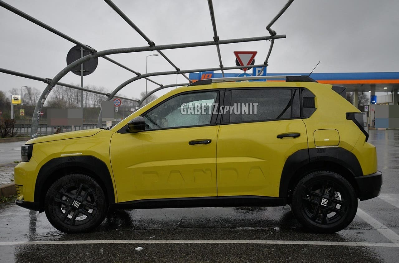 Fiat Grande Panda Hybrid foto spia