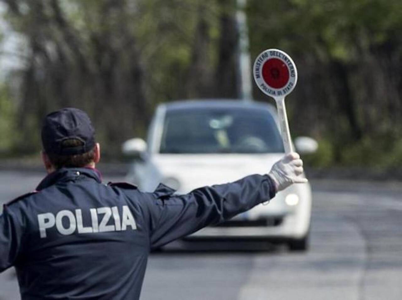 controlli delle forze dell'ordine su strada