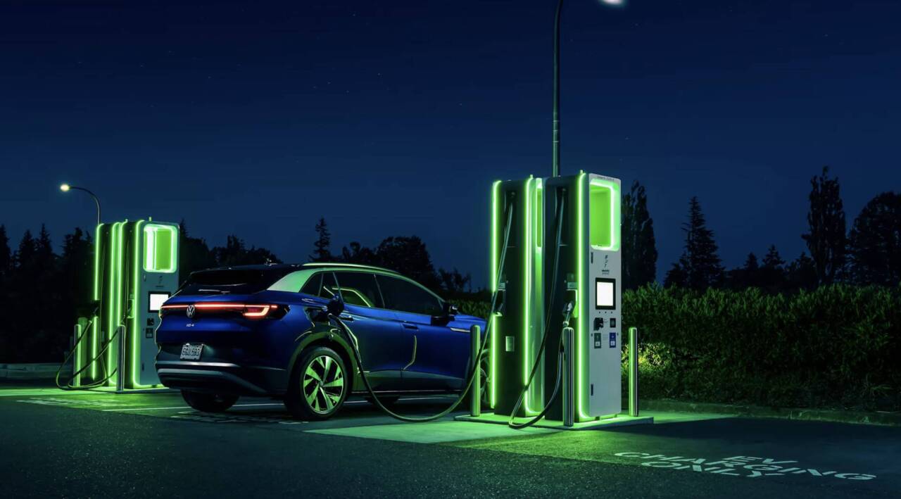 Auto elettrica ricarica