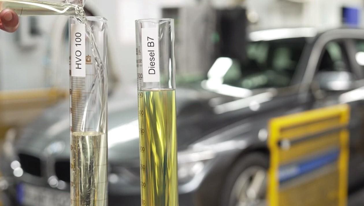 L’organizzazione green Transport & Environment mette nel mirino la bioraffineria Eni di Livorno e l’Italia, che insiste per il biocarburante auto.