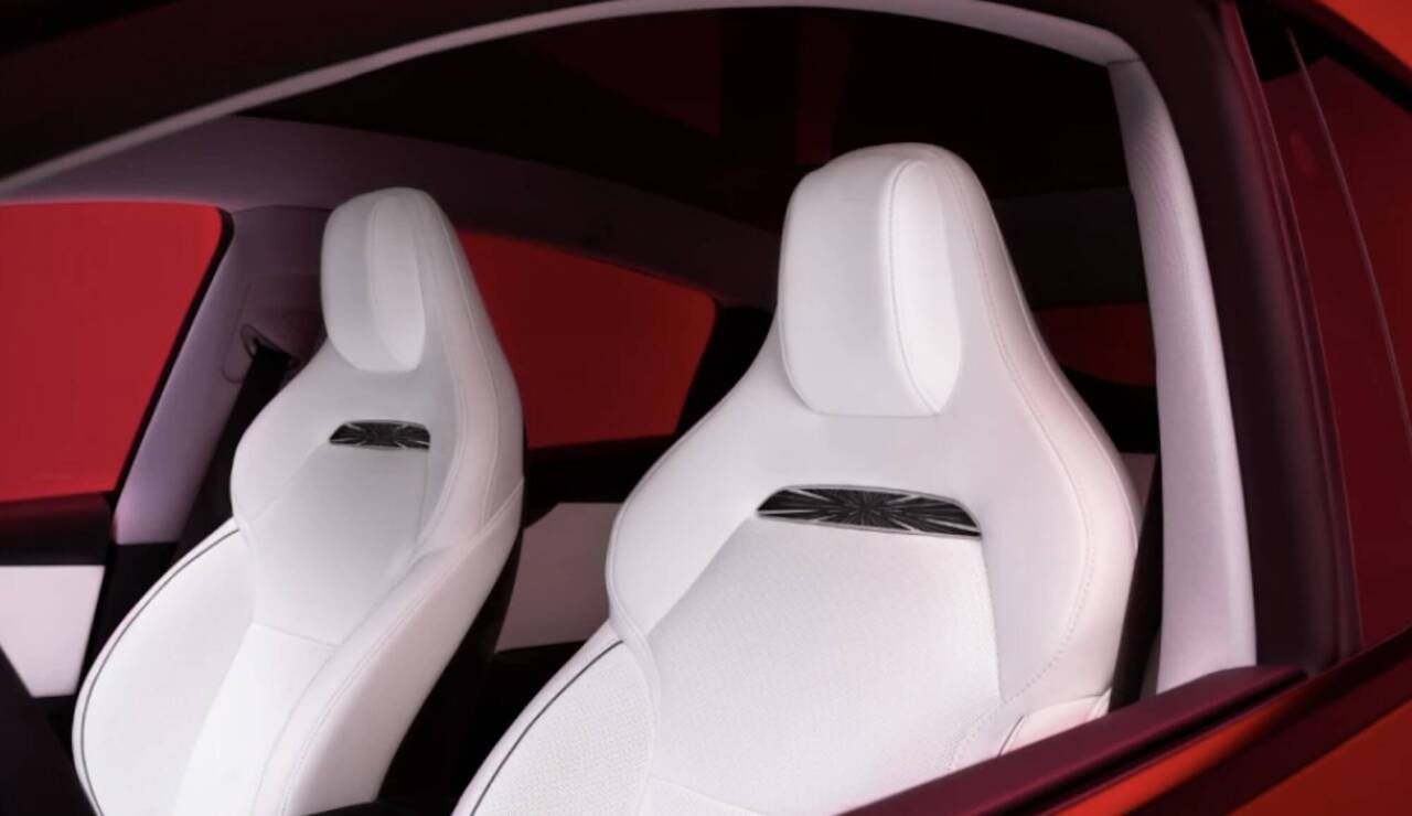 Tesla Model Y Performance 2025 dentro